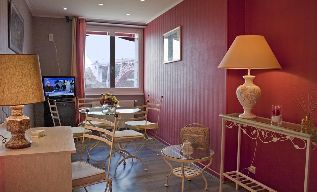 Logis Hotel Beau Site Loubaresse  Eksteriør bilde
