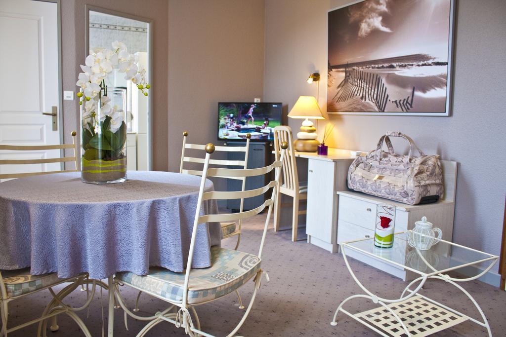 Logis Hotel Beau Site Loubaresse  Eksteriør bilde
